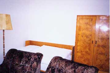 Słowacja Byt Zaważna Poruba / Závažná Poruba, Zewnątrz